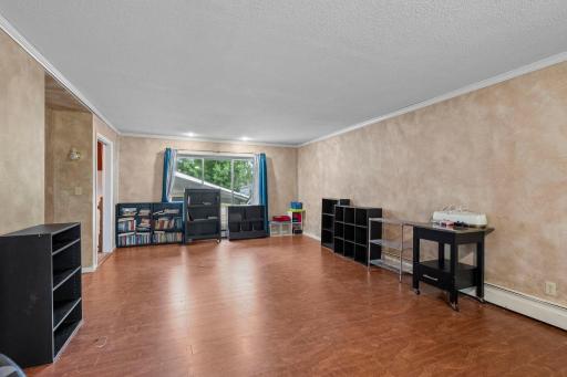 45-web-or-mls-436 9th St S-238.jpg