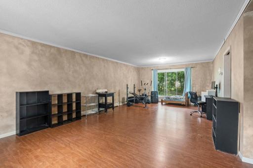 42-web-or-mls-436 9th St S-223.jpg