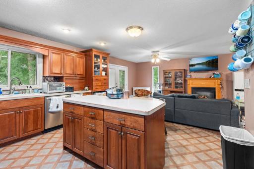 46-web-or-mls-436 9th St S-243.jpg