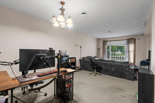 15-web-or-mls-436 9th St S-363.jpg