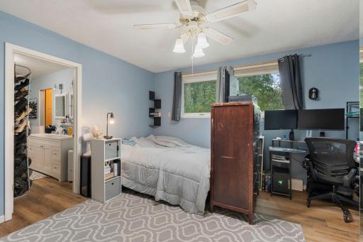 31-web-or-mls-436 9th St S-168.jpg