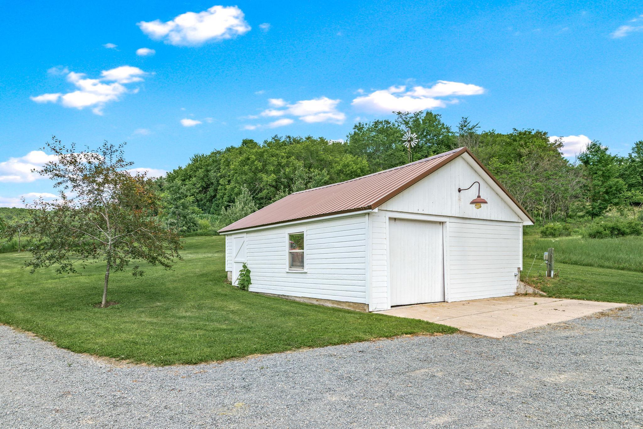 42-web-or-mls-N7681 500th St (42).jpg