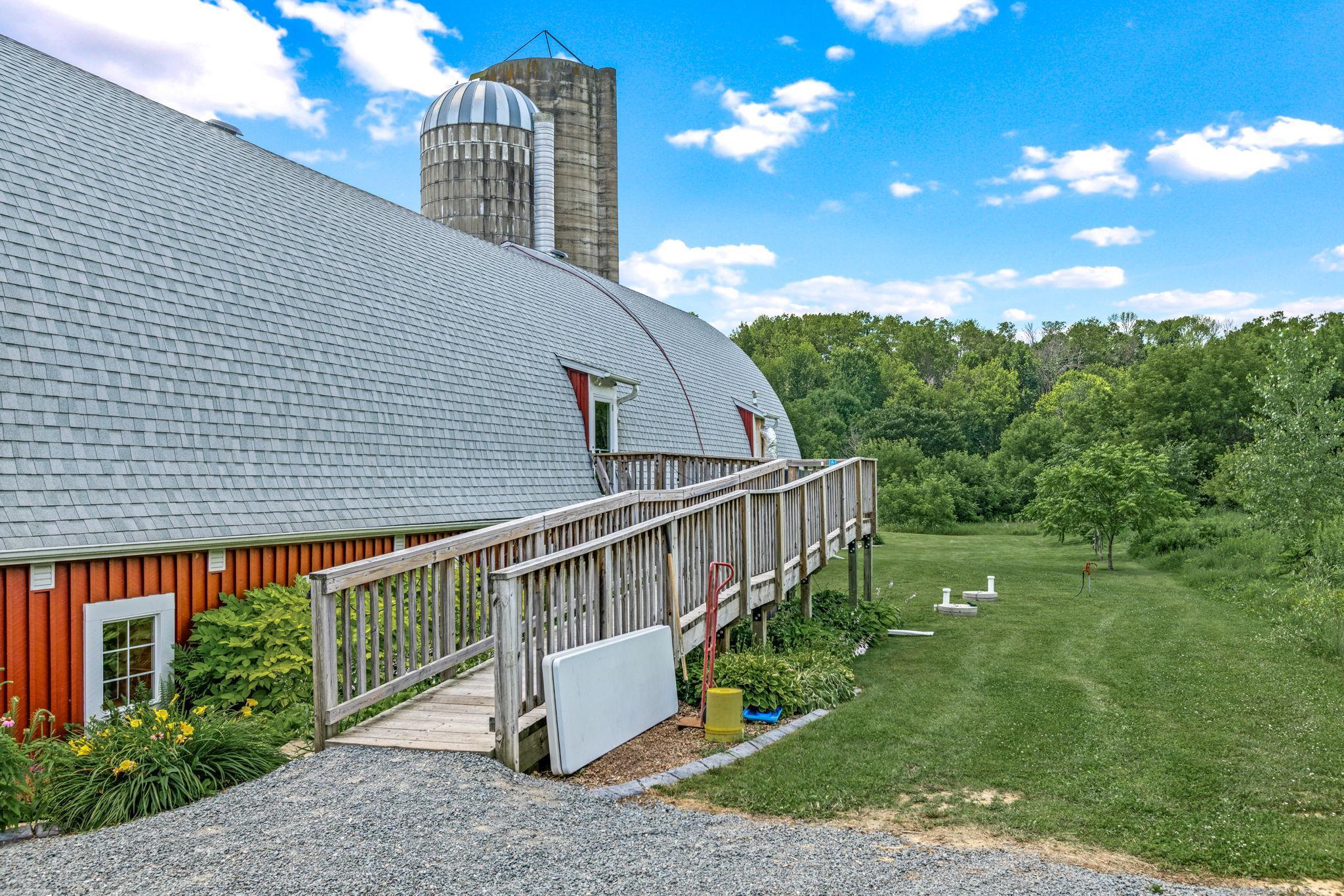 43-web-or-mls-N7681 500th St (43).jpg