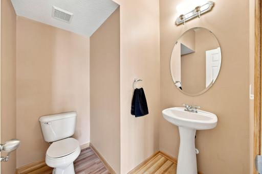 1/2 bath off of living room.