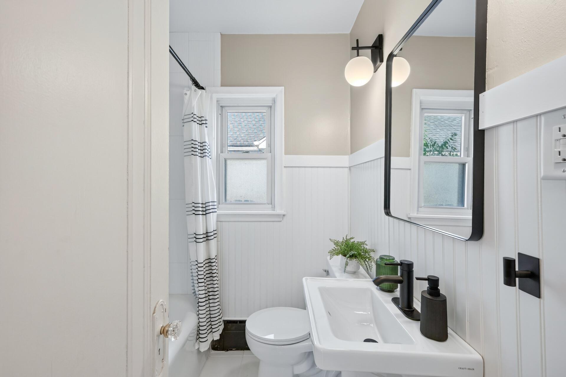 Main Floor Full Bath