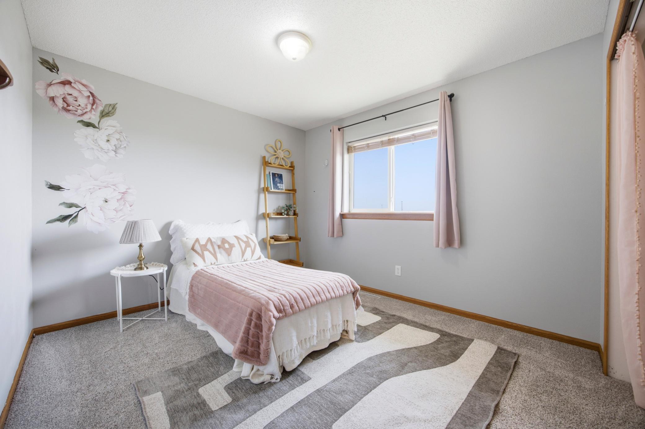 Bedroom 2 - Upper Level