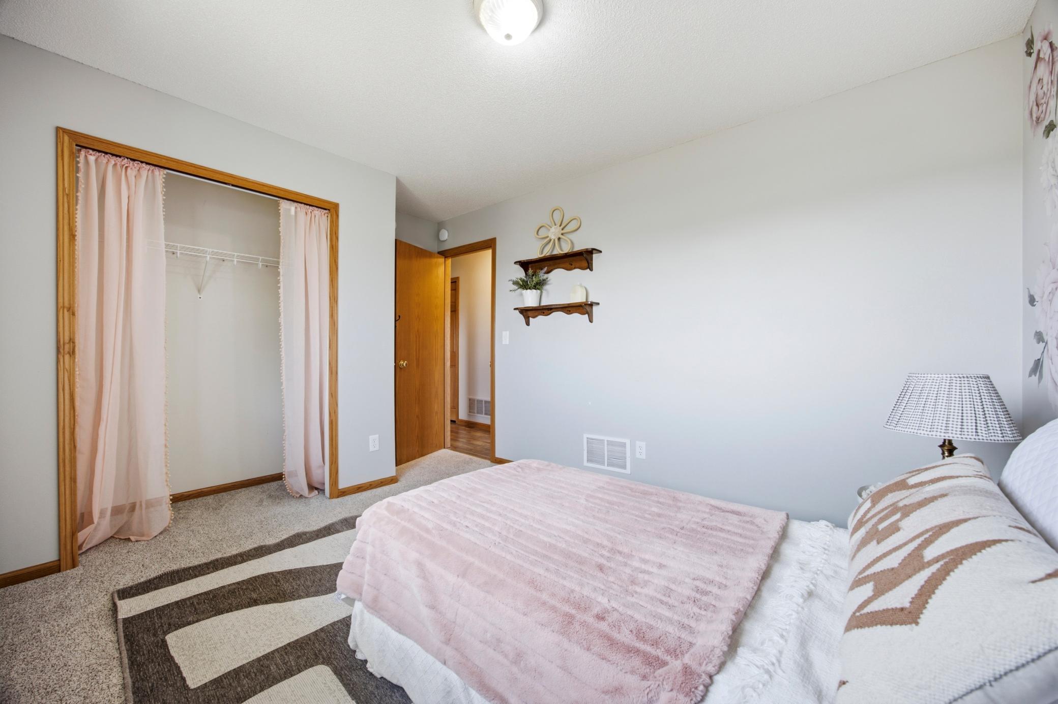 Bedroom 2 - Upper level