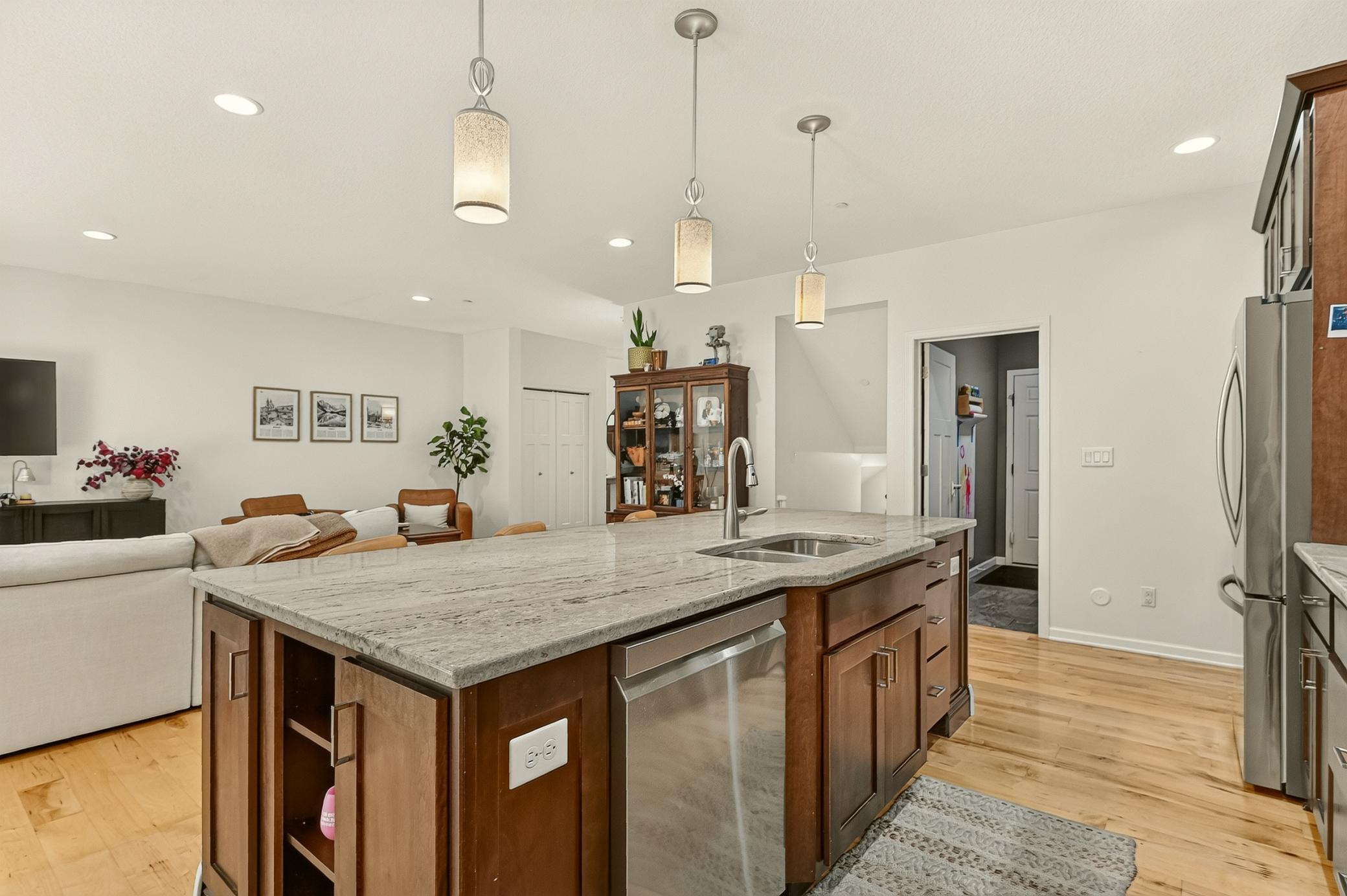 Kitchen Island.jpg