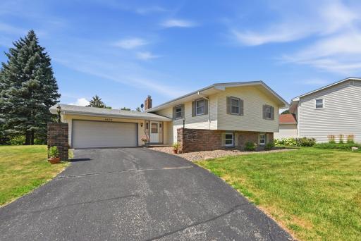 4636 Heritage Hills Drive, Bloomington, MN 55437