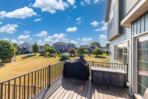 1615 Rolling Hills Lane, River Falls, WI 54022