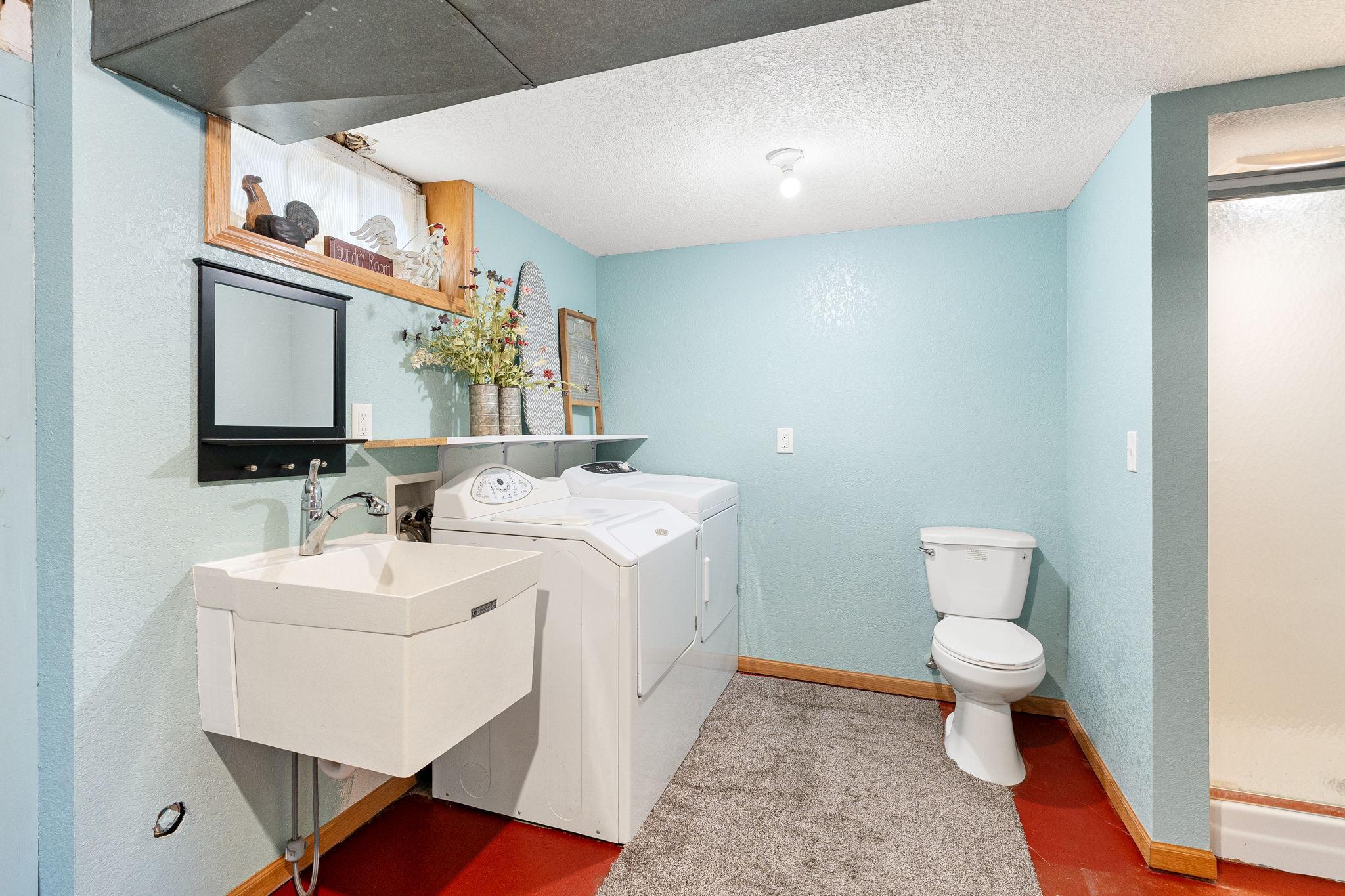 Lower Level 3/4 Bath with Laundry