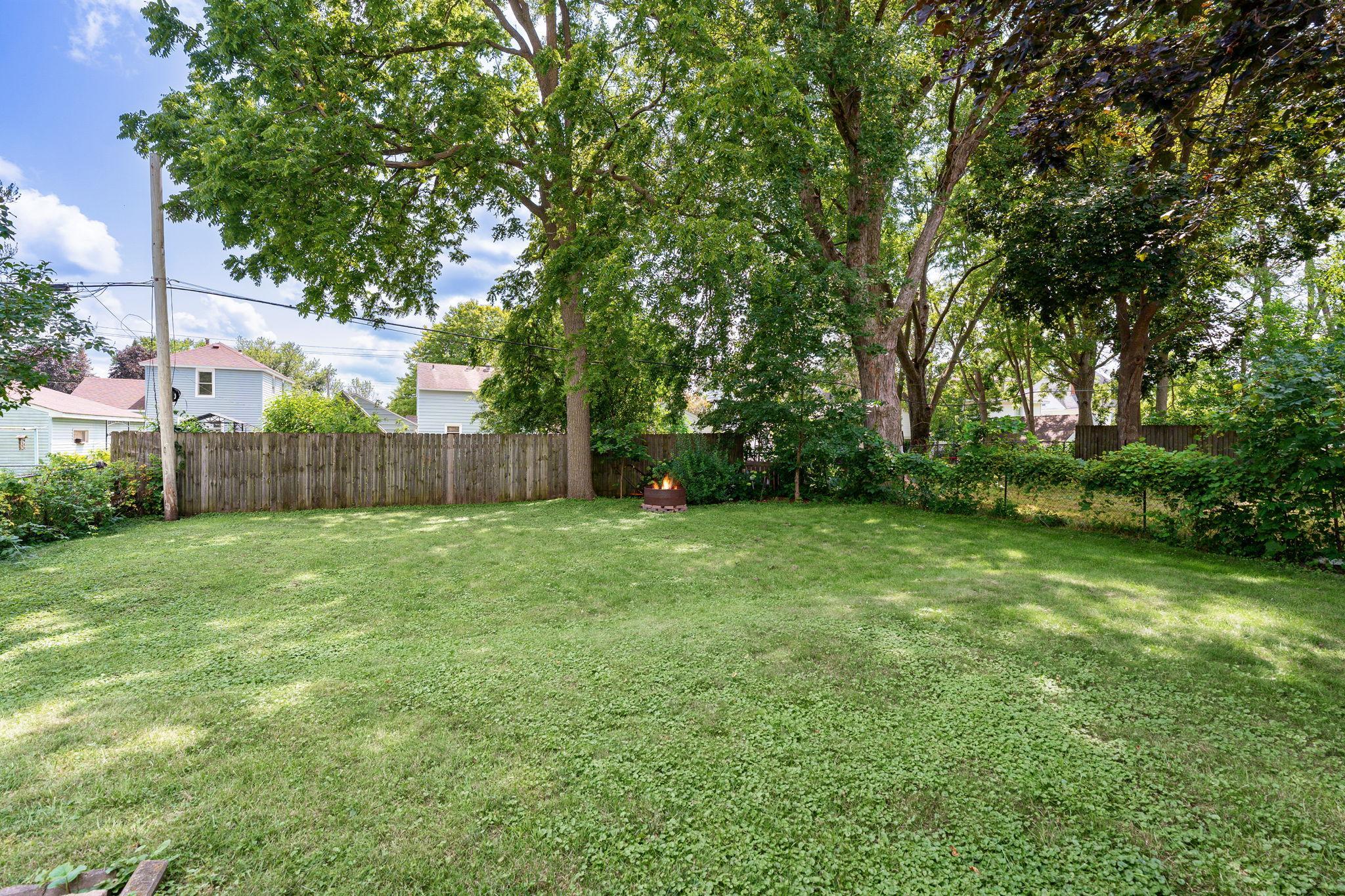 Large Fenced Yard