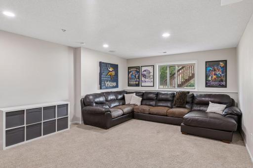 Tons of natural light from the daylight windows.