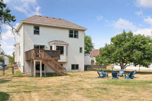 .60 acres lot for all of the outdoor entertaining.