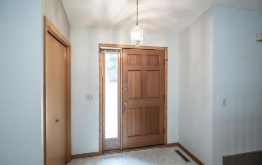17028 Glenwood Avenue, Lakeville, MN 55044