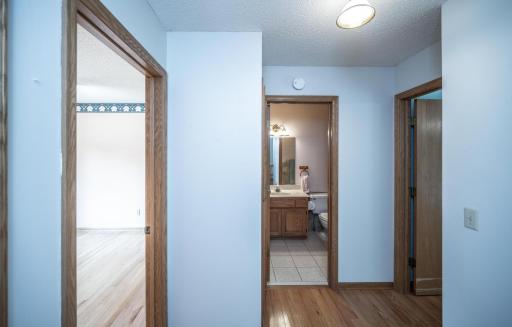 17028 Glenwood Avenue, Lakeville, MN 55044