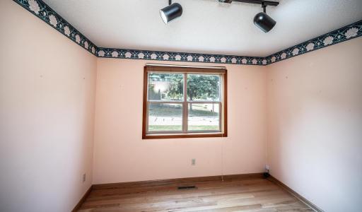 17028 Glenwood Avenue, Lakeville, MN 55044