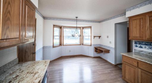 17028 Glenwood Avenue, Lakeville, MN 55044