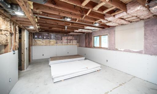 17028 Glenwood Avenue, Lakeville, MN 55044