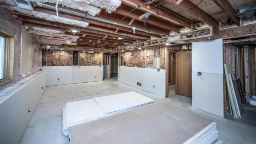 17028 Glenwood Avenue, Lakeville, MN 55044