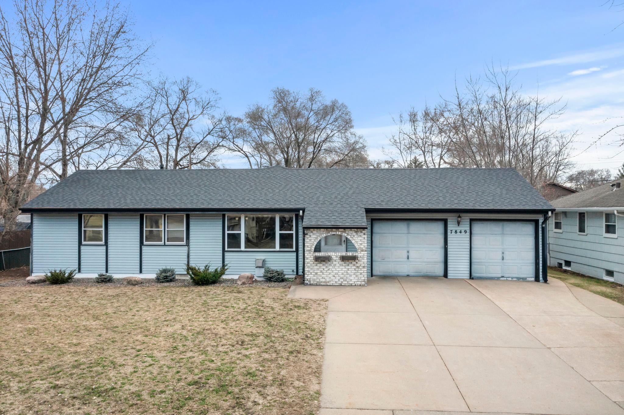 5-web-or-mls-7849 Monroe St NE-6.jpg