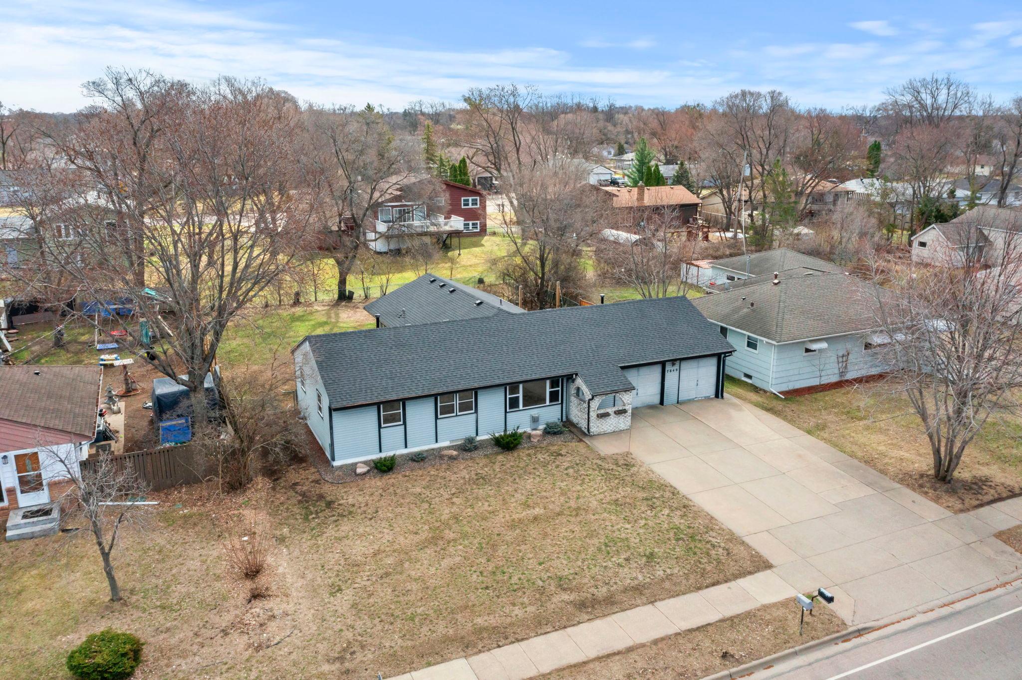 3-web-or-mls-7849 Monroe St NE-12.jpg