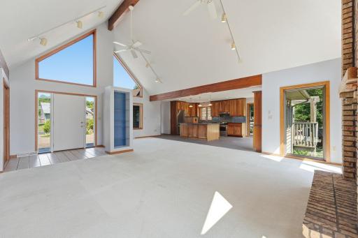 386 Bear Avenue S, Vadnais Heights, MN 55127
