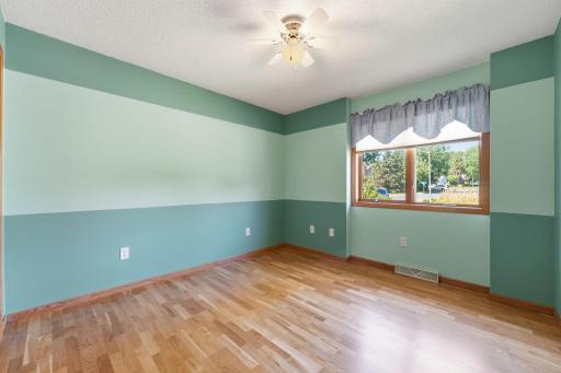 386 Bear Avenue S, Vadnais Heights, MN 55127