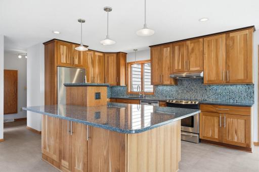 386 Bear Avenue S, Vadnais Heights, MN 55127
