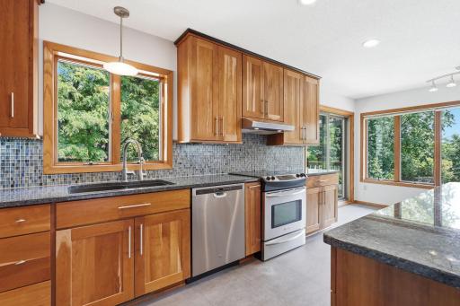 386 Bear Avenue S, Vadnais Heights, MN 55127