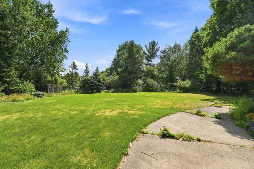 386 Bear Avenue S, Vadnais Heights, MN 55127