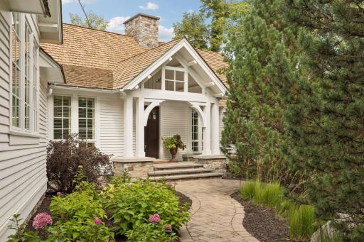 1625 Locust Hills Trail, Wayzata, MN 55391