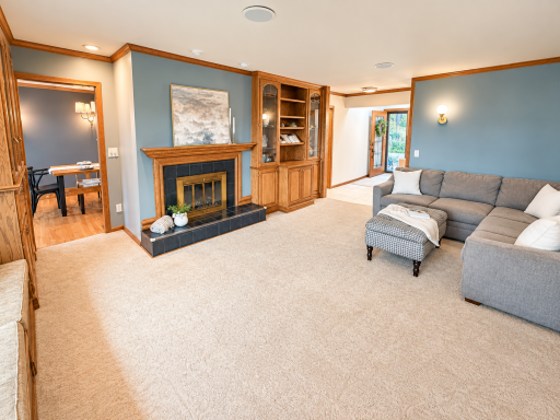 990 Blackoak Road, Eau Claire, WI 54701