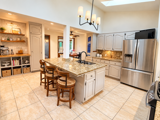 990 Blackoak Road, Eau Claire, WI 54701