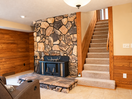 990 Blackoak Road, Eau Claire, WI 54701