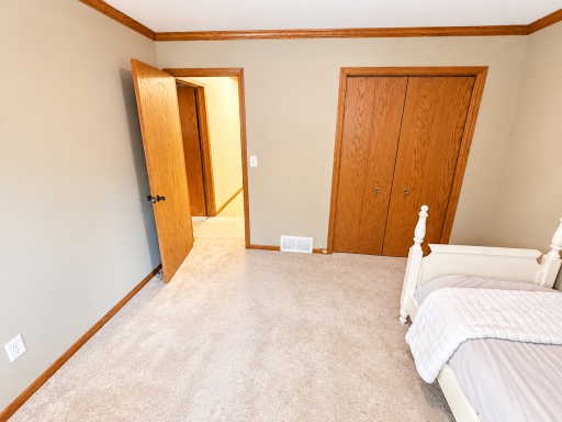 990 Blackoak Road, Eau Claire, WI 54701
