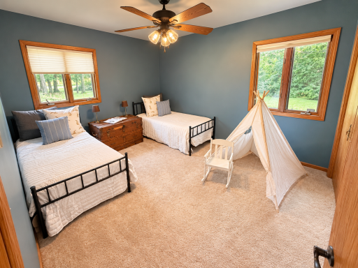 990 Blackoak Road, Eau Claire, WI 54701