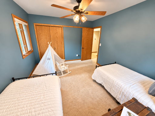 990 Blackoak Road, Eau Claire, WI 54701