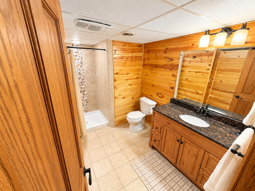 990 Blackoak Road, Eau Claire, WI 54701