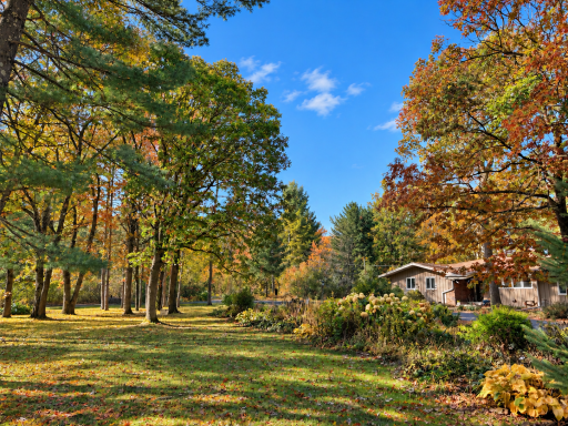 990 Blackoak Road, Eau Claire, WI 54701