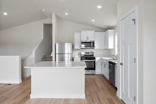 607 Redwood Loop N, Cambridge, MN 55008