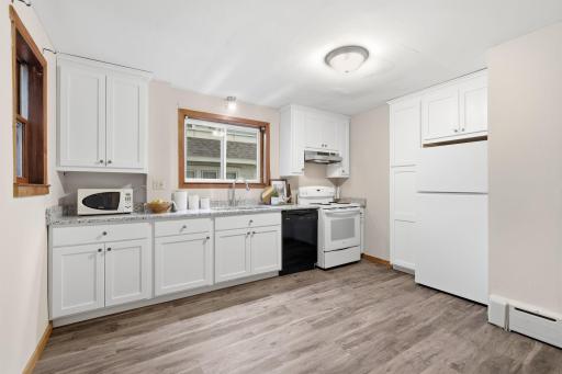 You can have more than one cook in this large kitchen