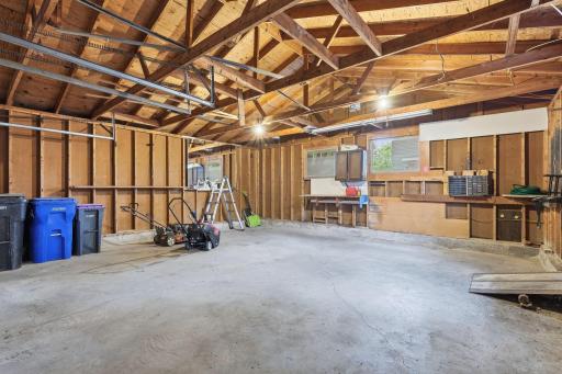 Oversized 2 car garage