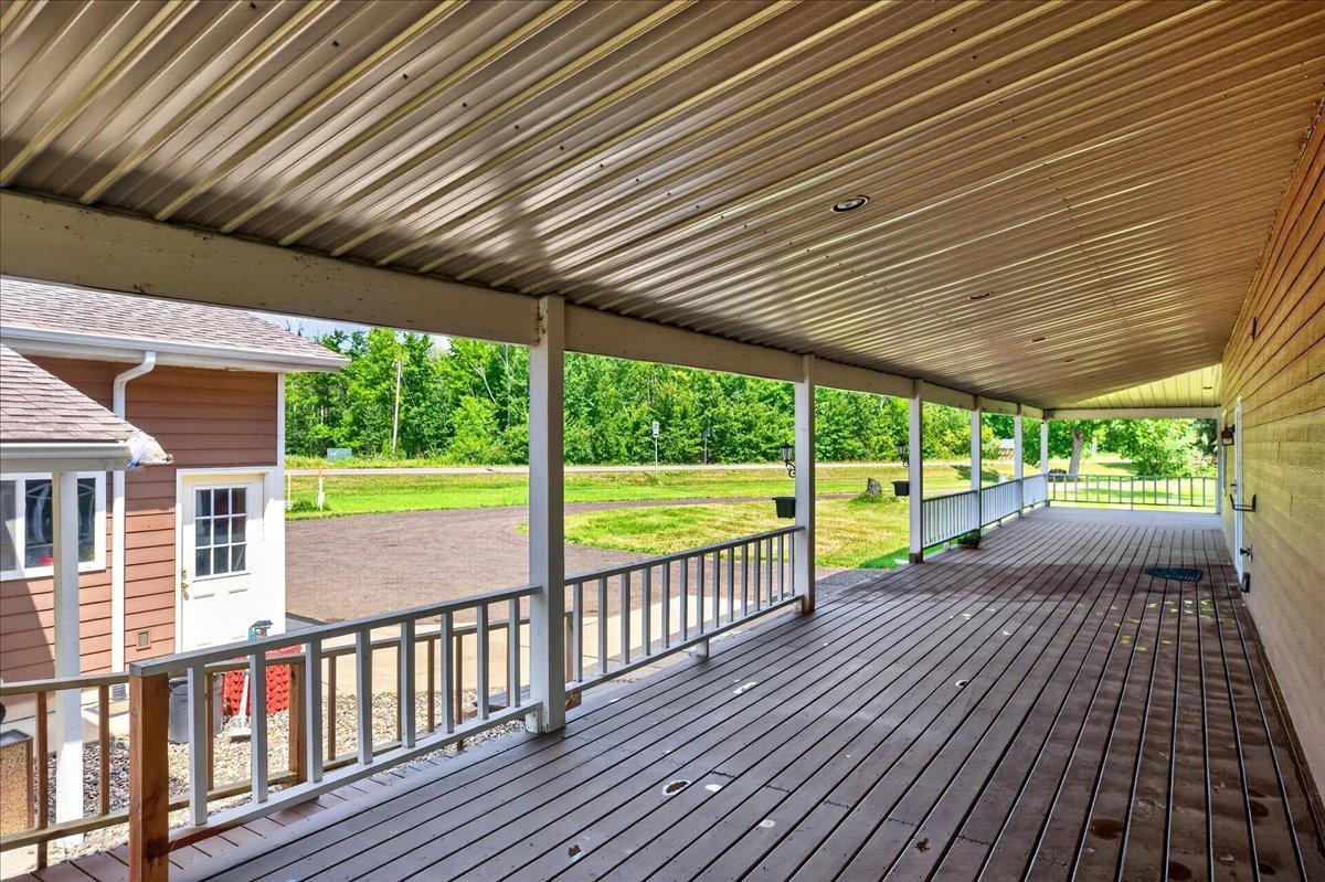 Enough deck for Everybody!!!! Weddings, Forth of July parties, Fishing Tournaments and Family reunions!!!!!