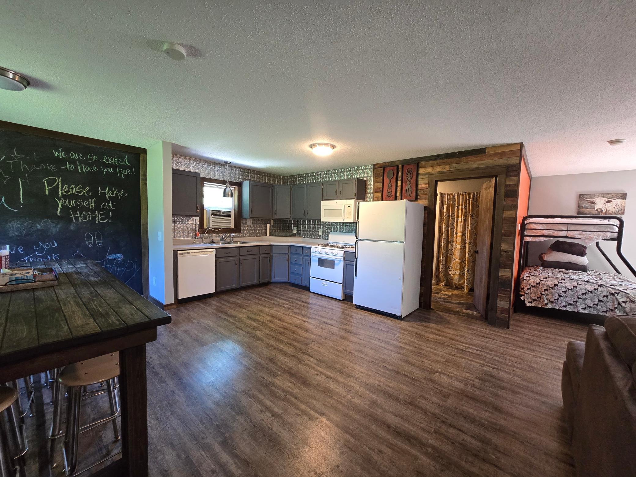 Extra Kitchen