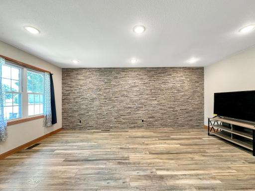 1024 5th Street SW, Willmar, MN 56201