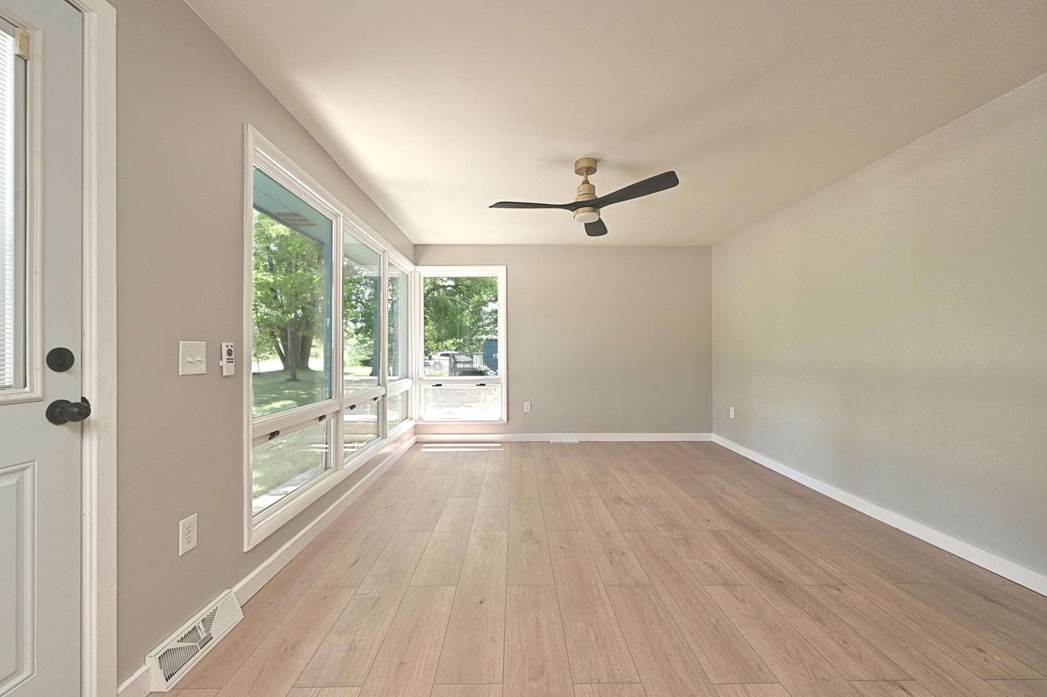 LIVING ROOM AREA.jpg