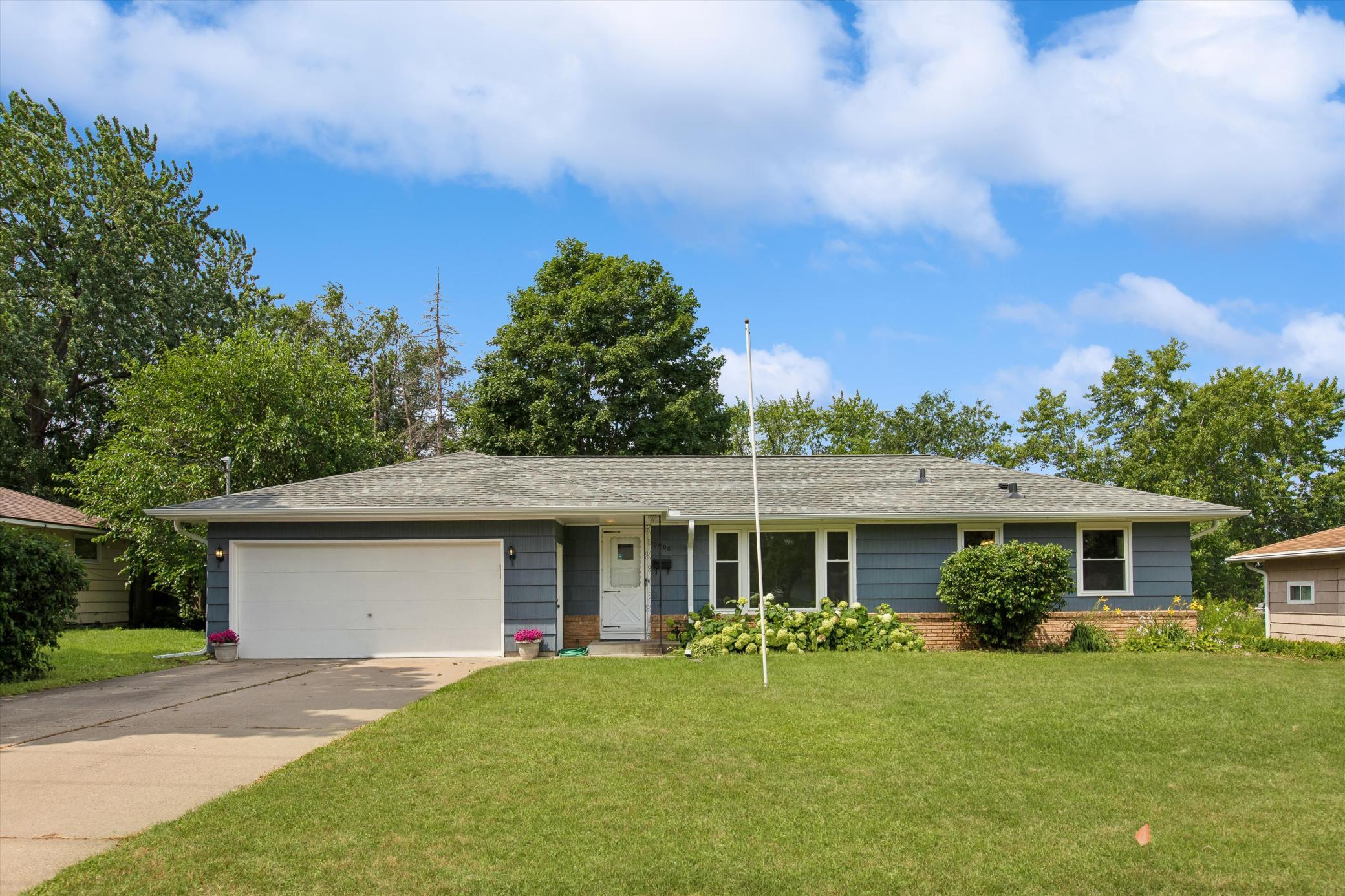 Classic rambler with inviting curb- appeal