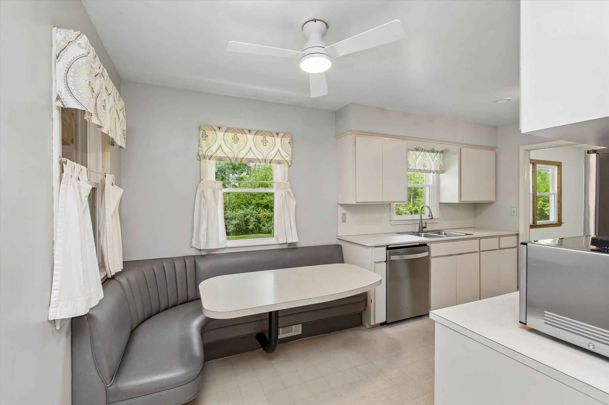 Awesome eat-in-kitchen with banquet seating