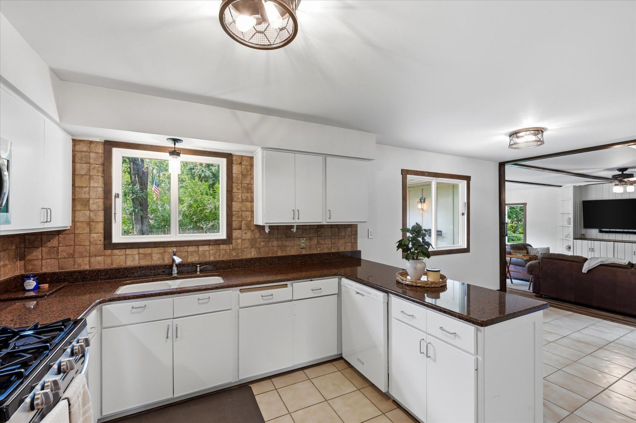 21-2419 Hidden Valley Ln [3230121]- 021.jpg
